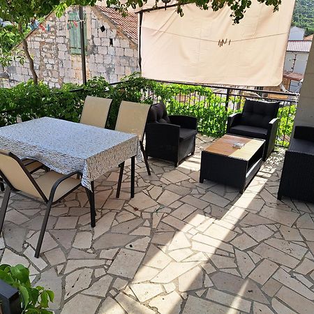 Apartments Kut Vis Phòng bức ảnh