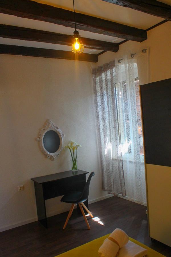 Apartments Kut Vis Ngoại thất bức ảnh